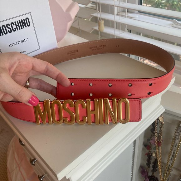 Moschino lettering logo leather belt, coral 40